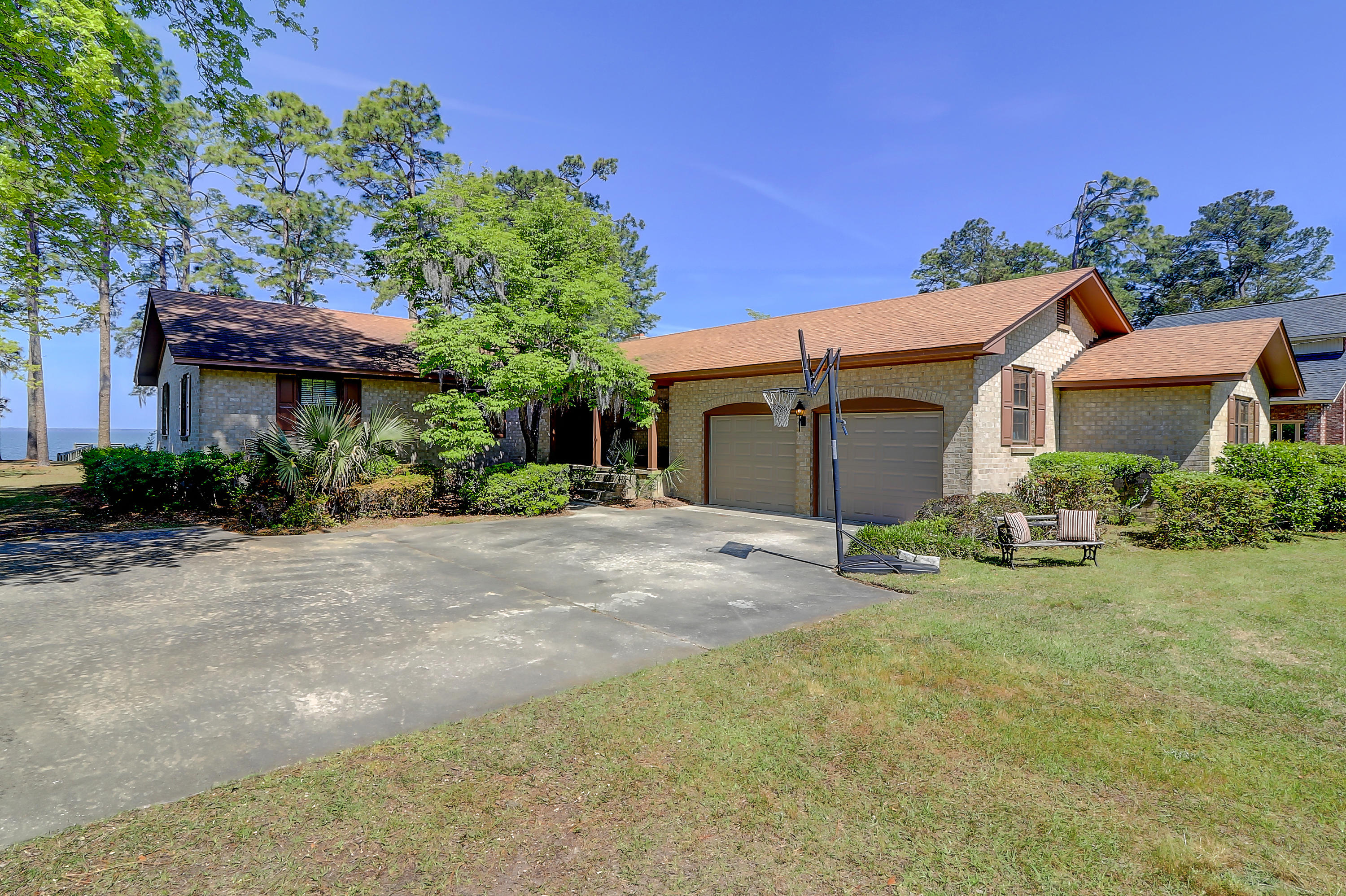 917 Butter Road Bonneau, SC 29431 - Photo 4 of 44 917 Butter Rd (1)