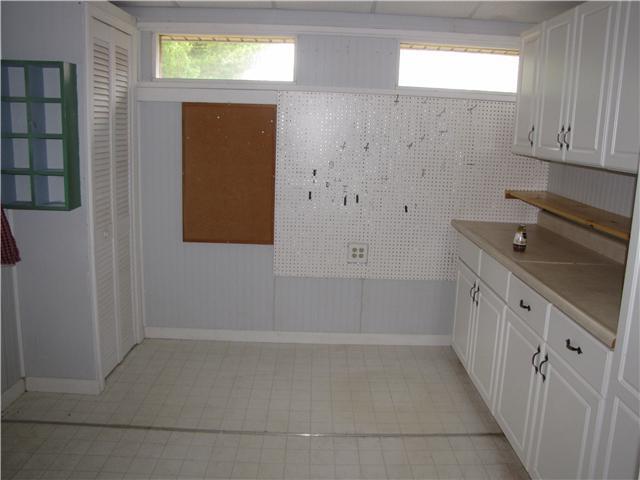 4119 White Springs Road Spencer, IN 47460 - Photo 8 of 9 Gallery Image 8