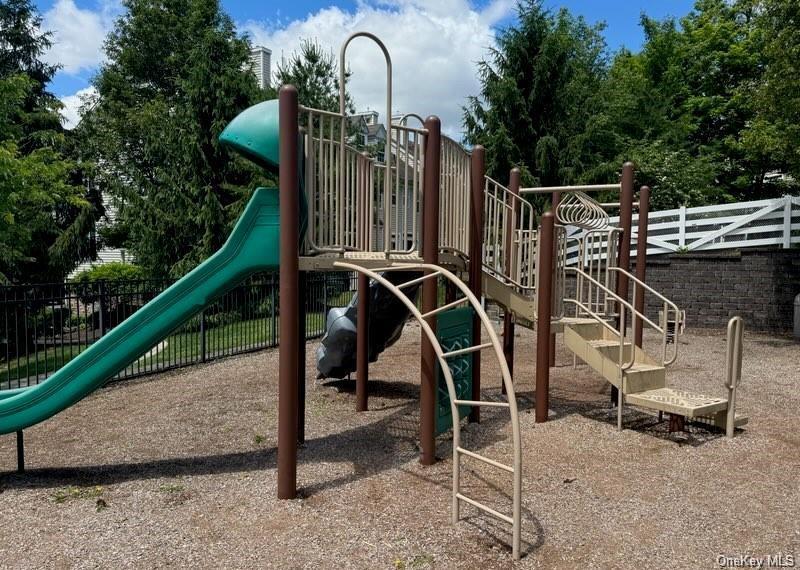 5 Case Court Monroe, NY 10950 - Photo 35 of 35 a view of a chairs and table in the patio
