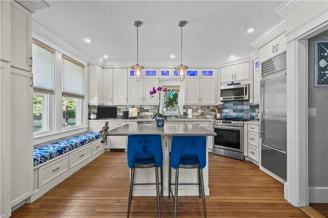 $2,500,000 | 8 Champlin Street, Newport, RI 02840