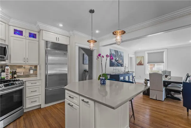 $2,500,000 | 8 Champlin Street, Newport, RI 02840