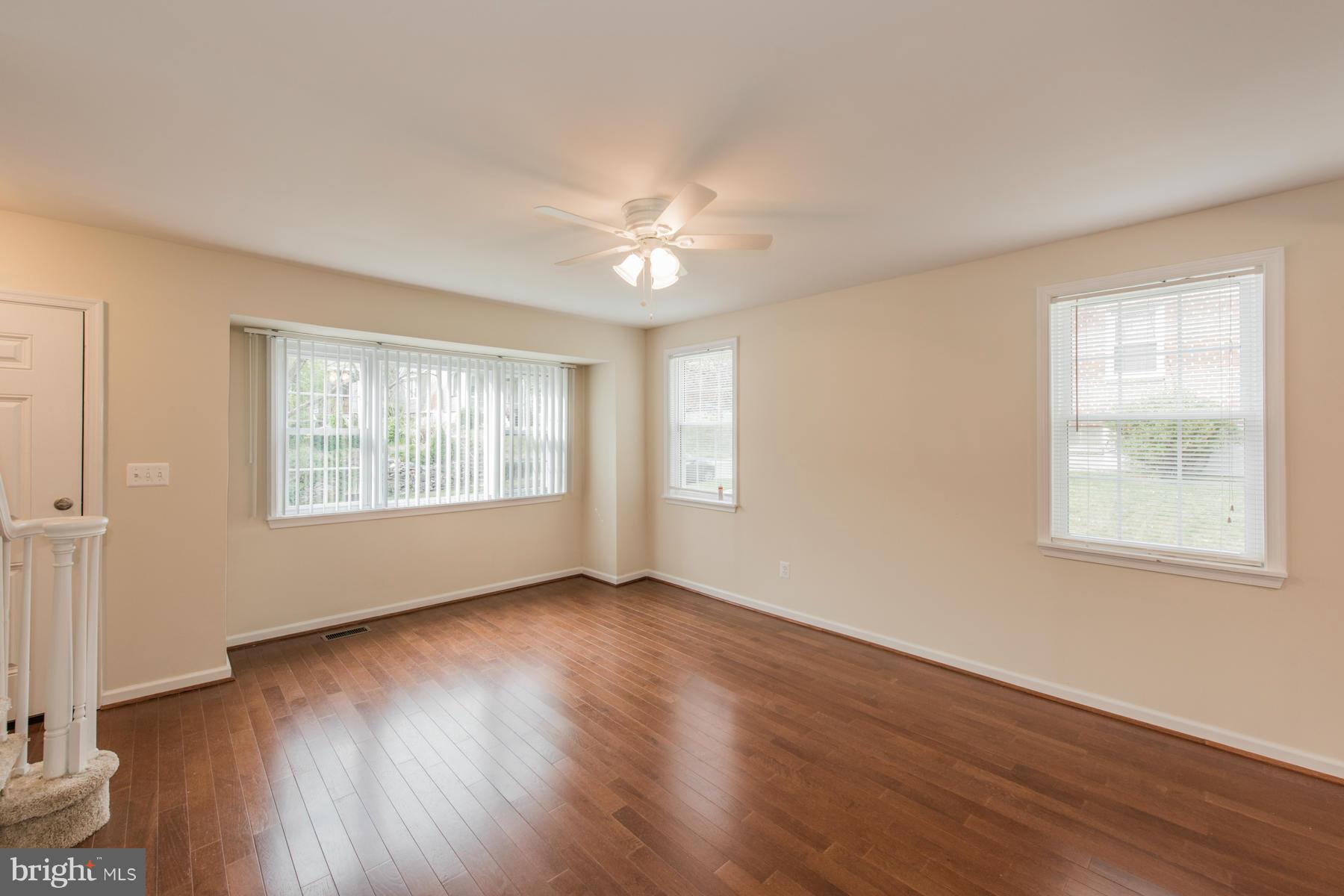 4411 Wakefield Road Baltimore, MD 21216 - Photo 4 of 29 Living Room