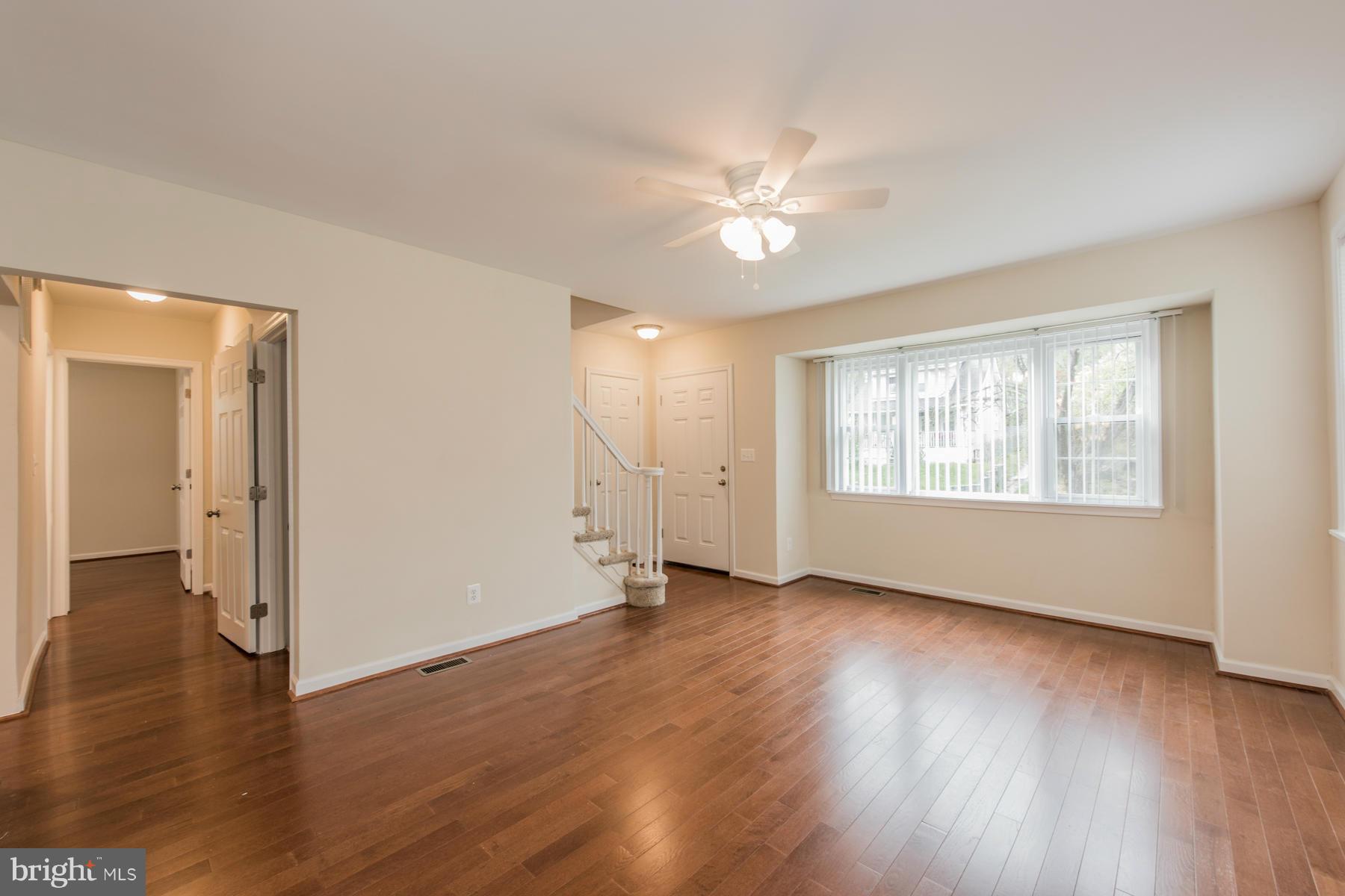 4411 Wakefield Road Baltimore, MD 21216 - Photo 5 of 29 Living Room