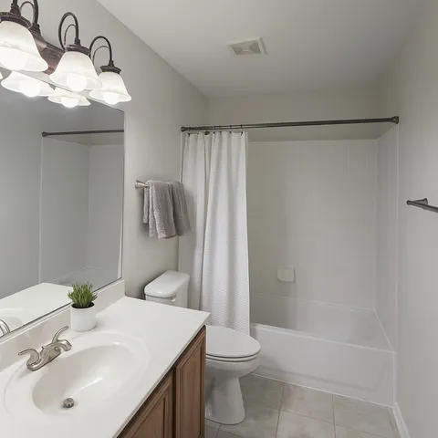 $2,800 | 1433 Deer Creek Lane, Lake In The Hills, IL 60156