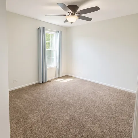 $2,800 | 1433 Deer Creek Lane, Lake In The Hills, IL 60156