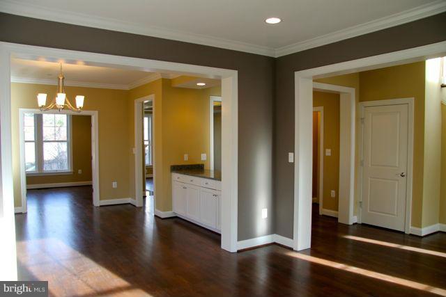 8225 Custer Road Bethesda, MD 20817 - Photo 6 of 11 Interior (General)