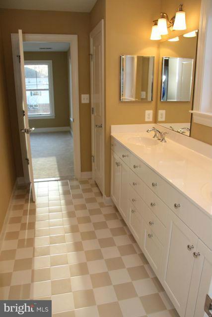 8225 Custer Road Bethesda, MD 20817 - Photo 9 of 11 Bath