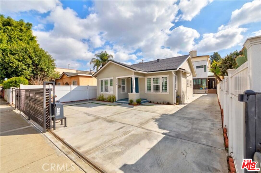 1238 South Muirfield Road Los Angeles, CA 90019 - Photo 15 of 20