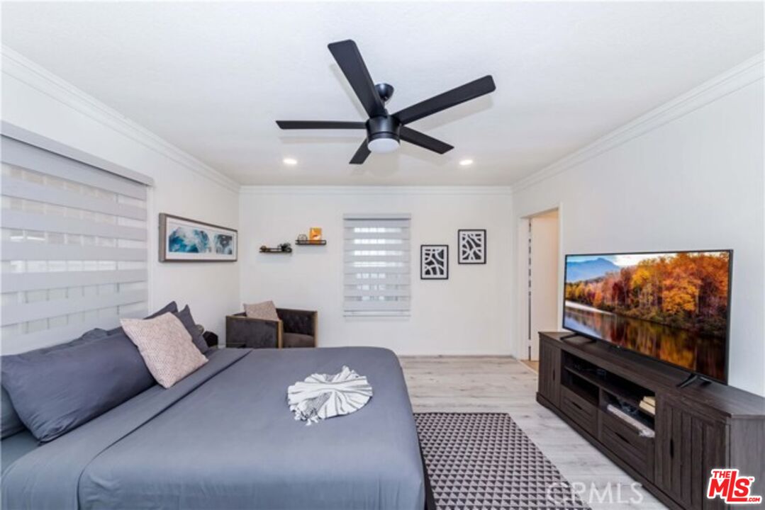 1238 South Muirfield Road Los Angeles, CA 90019 - Photo 7 of 20