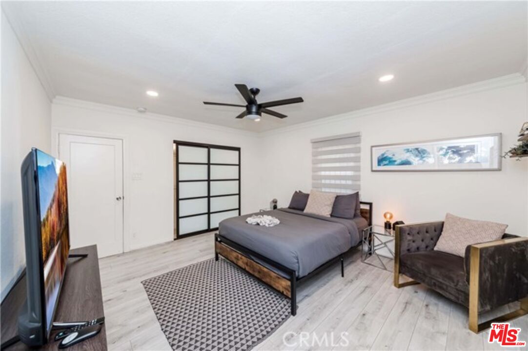 1238 South Muirfield Road Los Angeles, CA 90019 - Photo 8 of 20