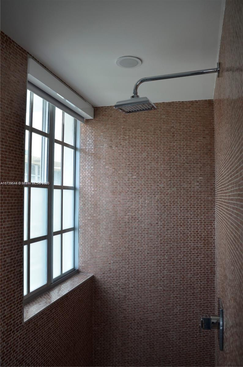 700 16th Street, Unit 201 Miami Beach, FL 33139 - Photo 12 of 21