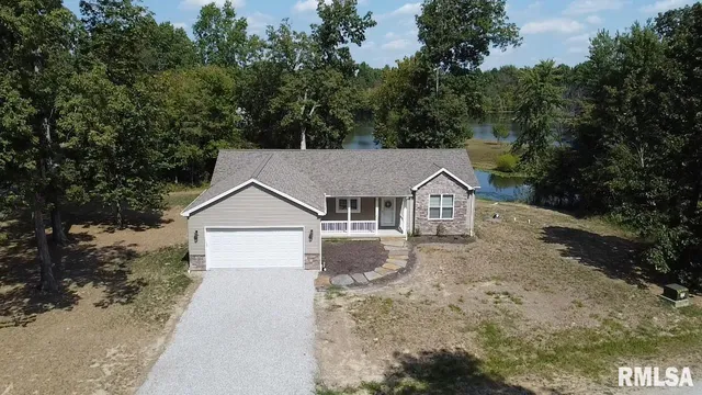 $349,000 | 18562 East Hill Street, Mount Vernon, IL 62864