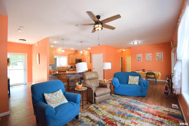 $349,000 | 18562 East Hill Street, Mount Vernon, IL 62864