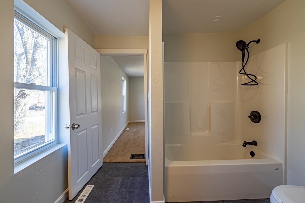 468 Podunk Road East Brookfield, MA 01515 - Photo 11 of 31