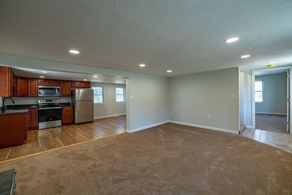 468 Podunk Road East Brookfield, MA 01515 - Photo 5 of 31