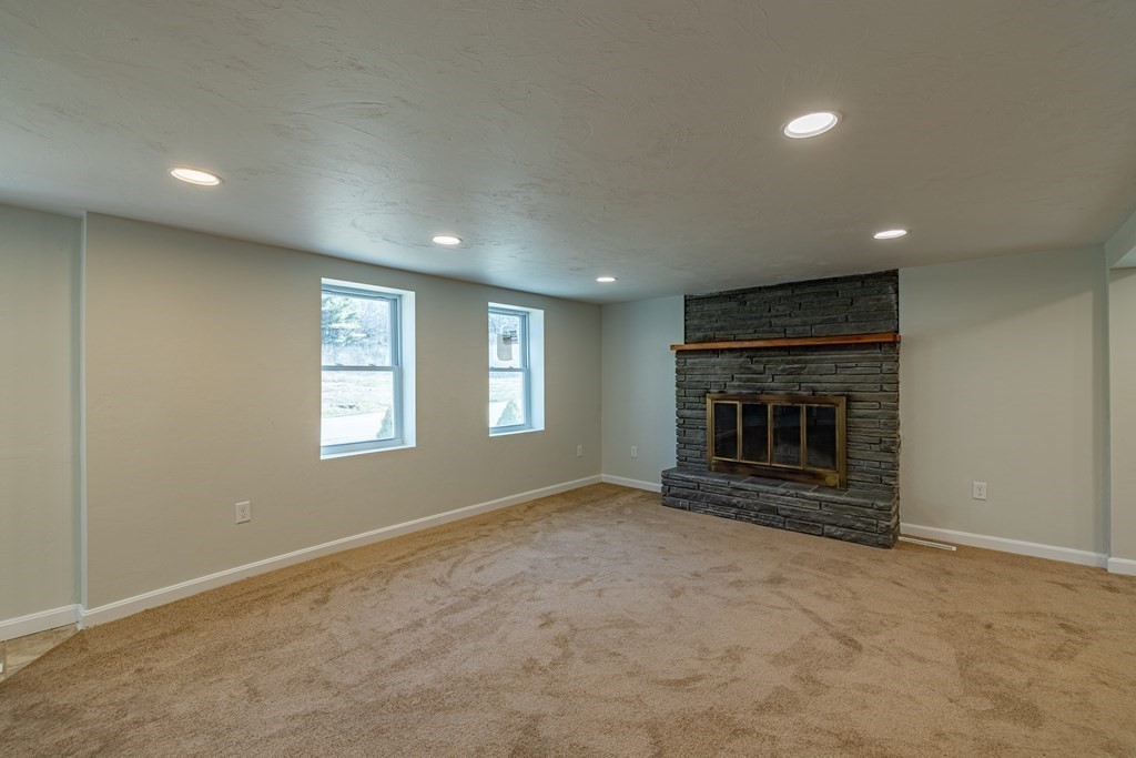 468 Podunk Road East Brookfield, MA 01515 - Photo 7 of 31