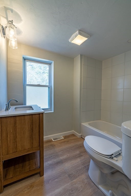 468 Podunk Road East Brookfield, MA 01515 - Photo 8 of 31