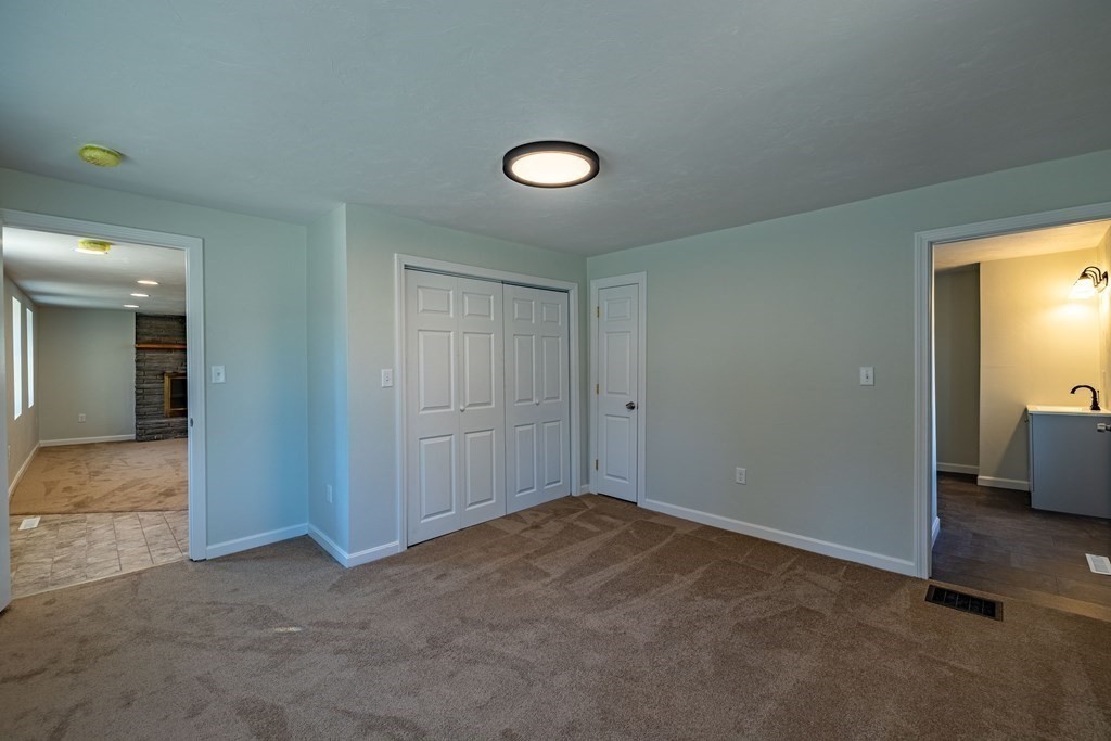 468 Podunk Road East Brookfield, MA 01515 - Photo 10 of 31
