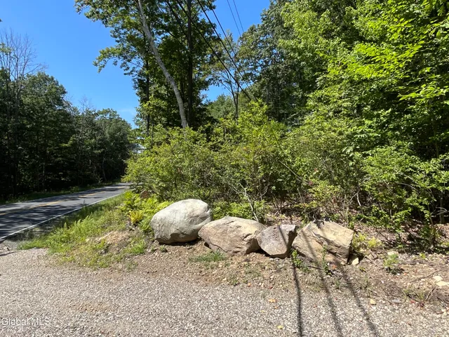 $139,000 | 541 Taborton Road, Sand Lake, NY 12153