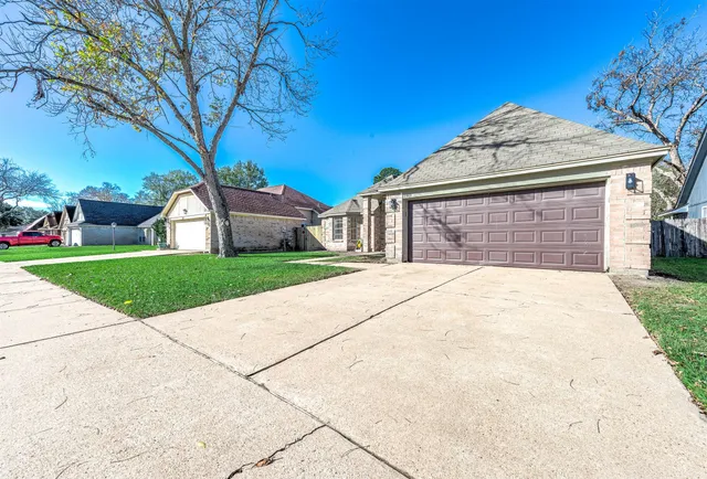 $244,999 | 11819 Stone Bridge Drive, Houston, TX 77064