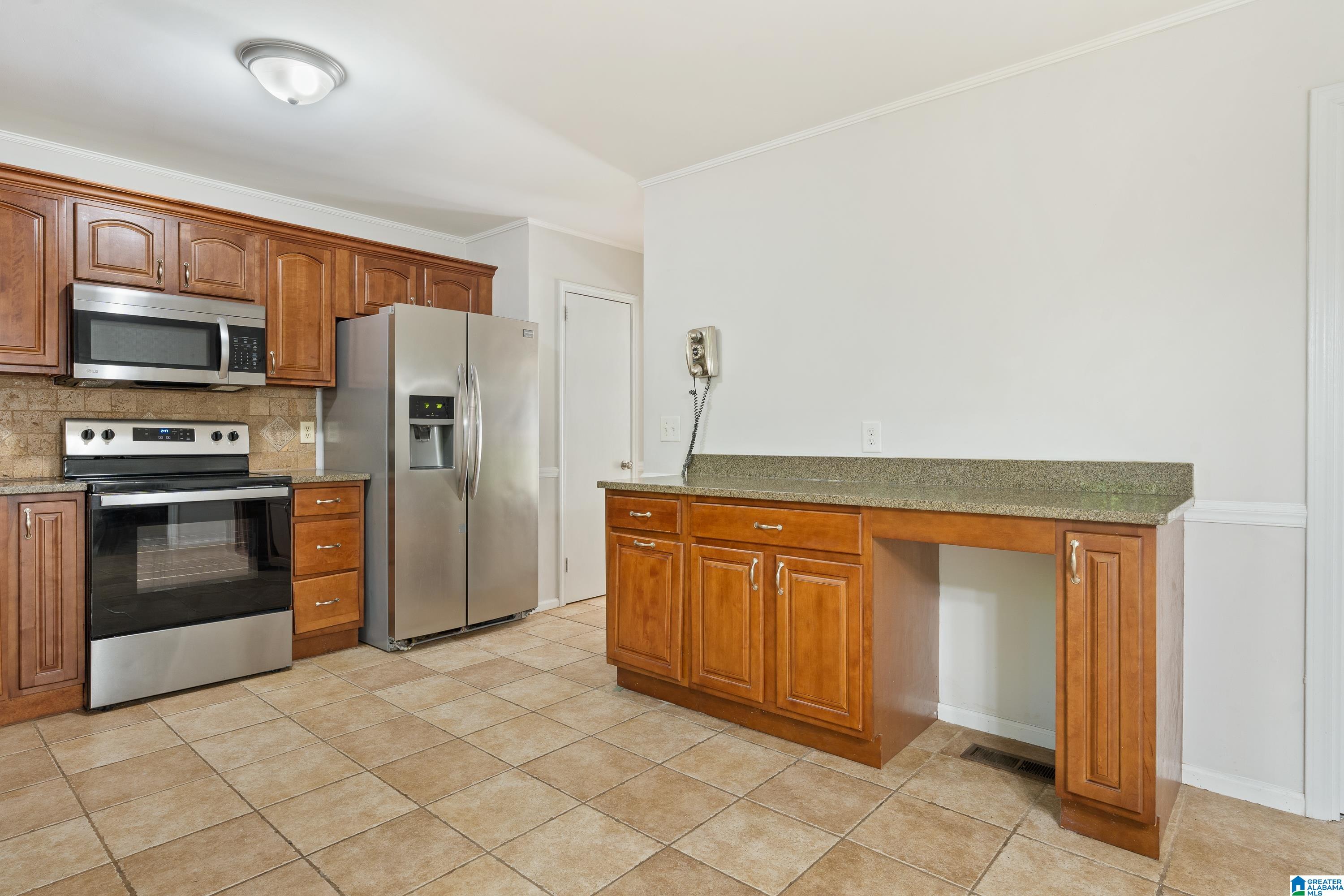 2027 Diane Lane Alabaster, AL 35007 - Photo 17 of 35