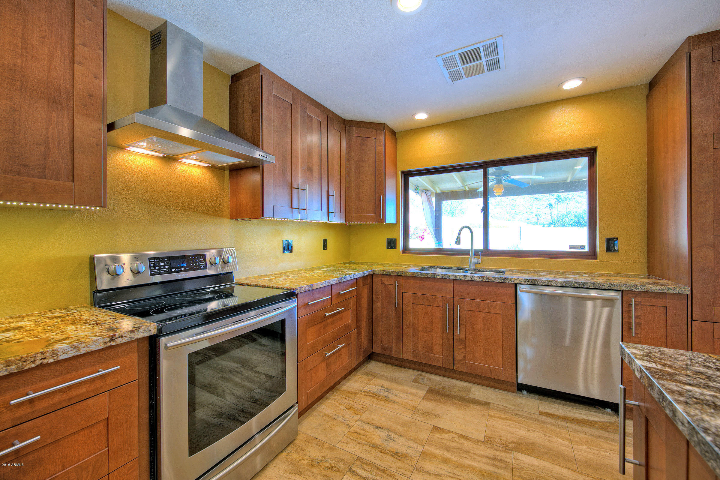 4358 East Pearce Road Phoenix, AZ 85044 - Photo 12 of 25 4358EPearce011