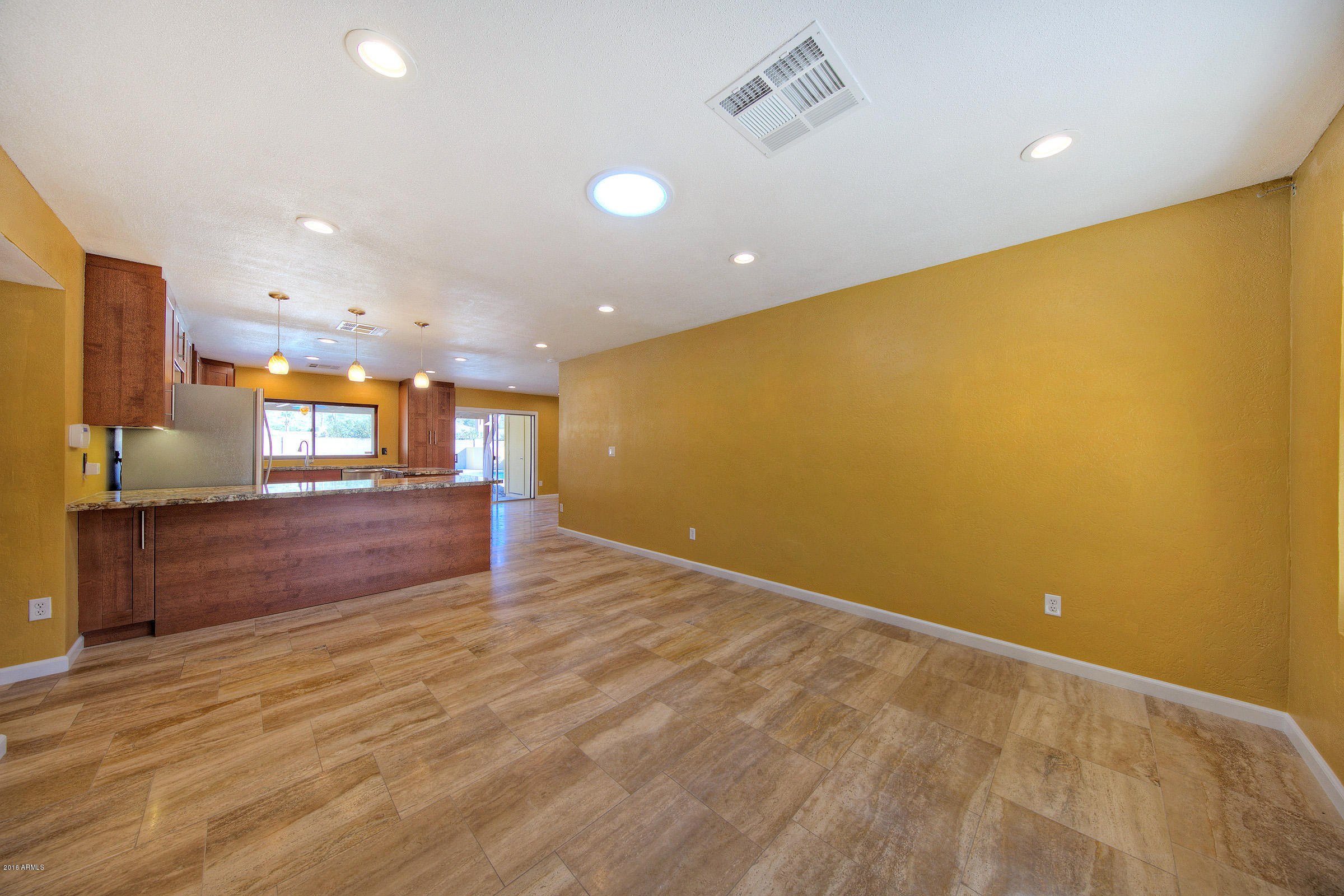 4358 East Pearce Road Phoenix, AZ 85044 - Photo 4 of 25 18X18 Travertine!