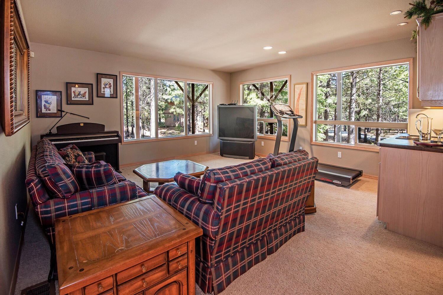 13430 Triflorium Black Butte Ranch, OR 97759 - Photo 11 of 26 13430 Triflorium Black Butte-large-014-0