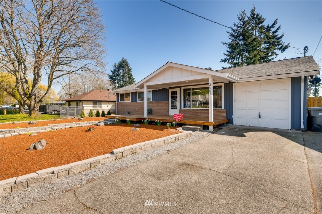 3607 Northeast 9th Street Renton, WA 98056 - Photo 2 of 31