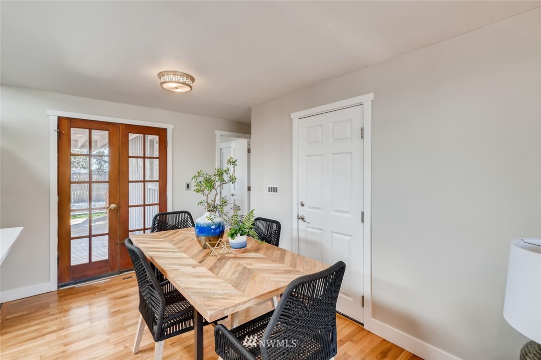 3607 Northeast 9th Street Renton, WA 98056 - Photo 12 of 31