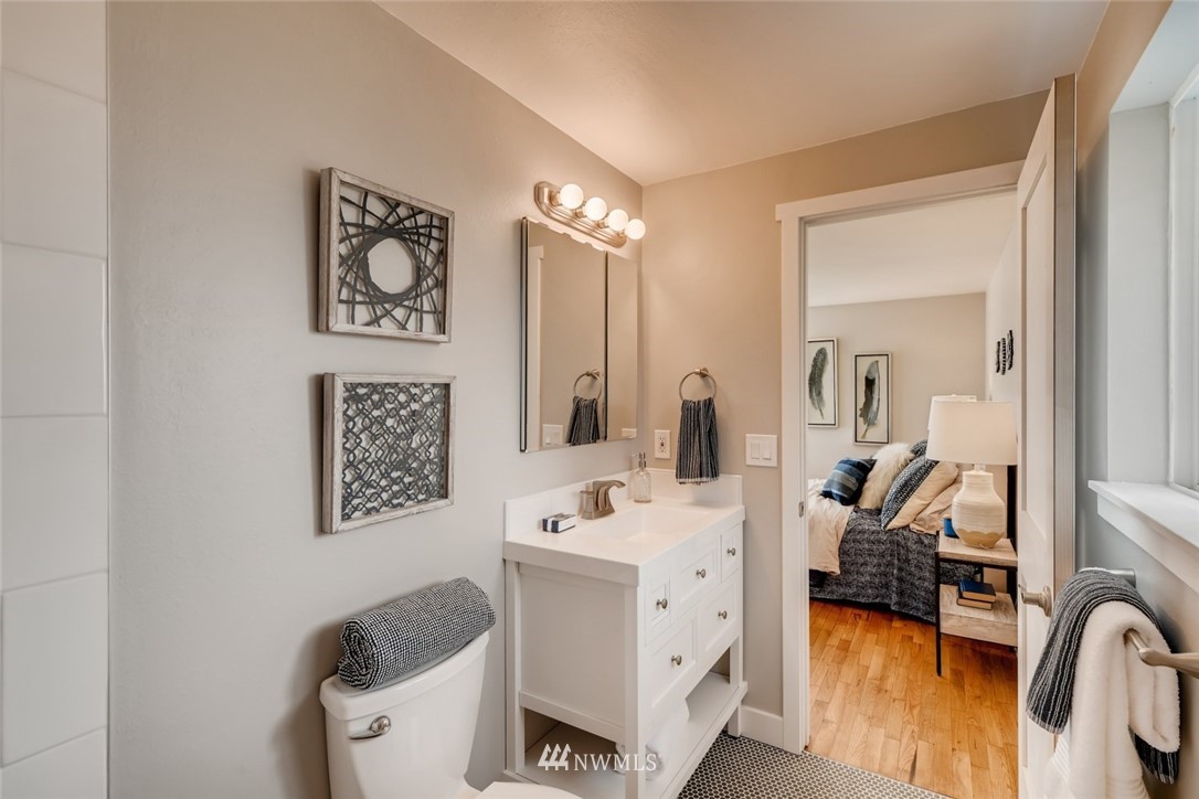 3607 Northeast 9th Street Renton, WA 98056 - Photo 16 of 31