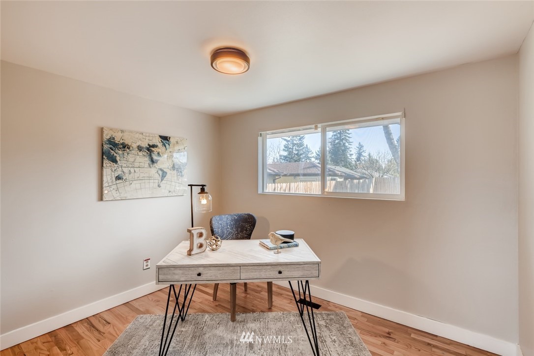 3607 Northeast 9th Street Renton, WA 98056 - Photo 18 of 31