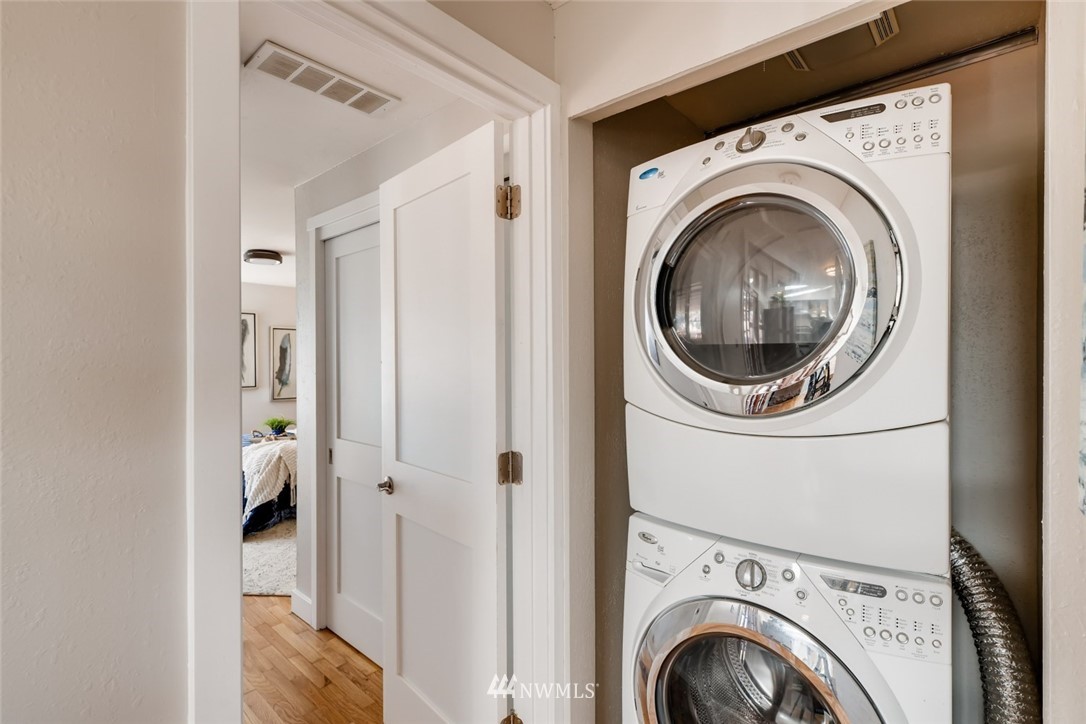3607 Northeast 9th Street Renton, WA 98056 - Photo 22 of 31