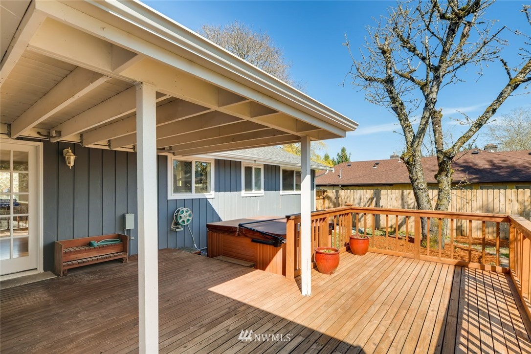 3607 Northeast 9th Street Renton, WA 98056 - Photo 23 of 31