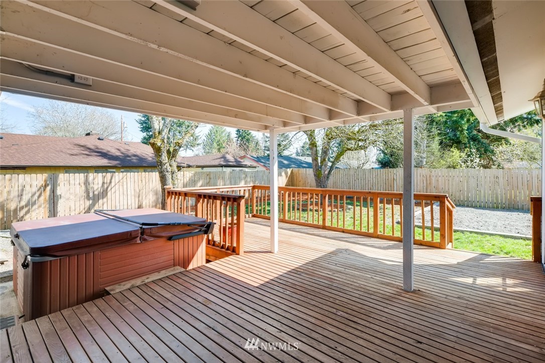 3607 Northeast 9th Street Renton, WA 98056 - Photo 25 of 31