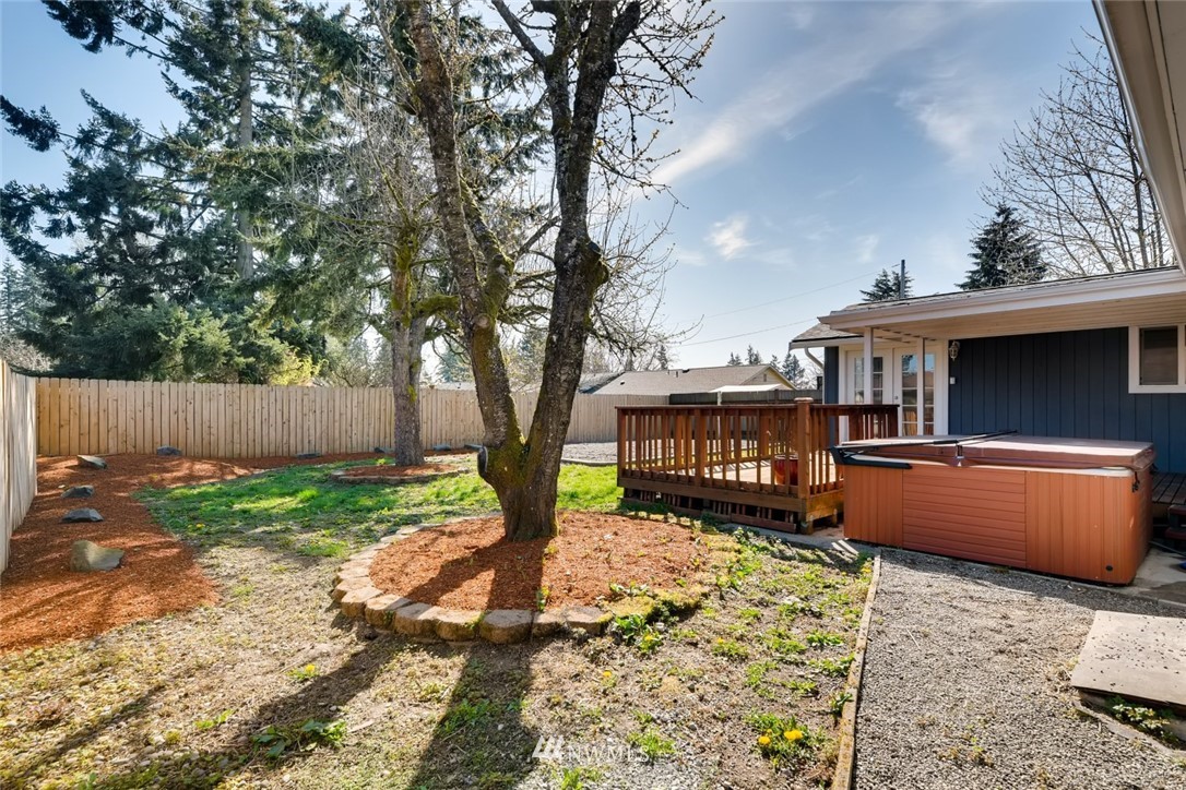 3607 Northeast 9th Street Renton, WA 98056 - Photo 28 of 31