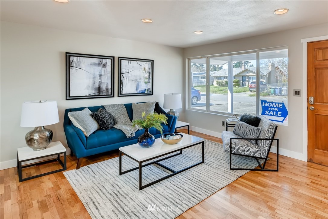 3607 Northeast 9th Street Renton, WA 98056 - Photo 5 of 31