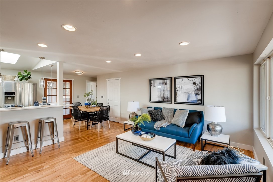 3607 Northeast 9th Street Renton, WA 98056 - Photo 7 of 31