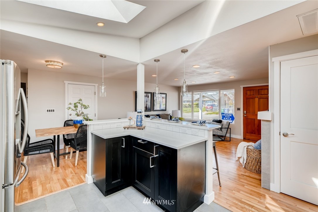 3607 Northeast 9th Street Renton, WA 98056 - Photo 10 of 31