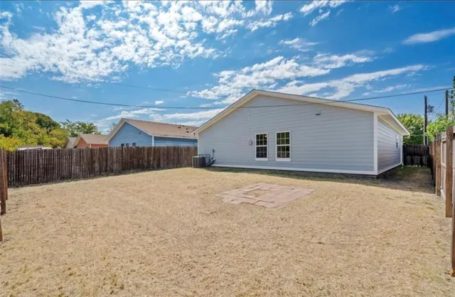 $2,350 | 1851 Homeland Street, Dallas, TX 75212