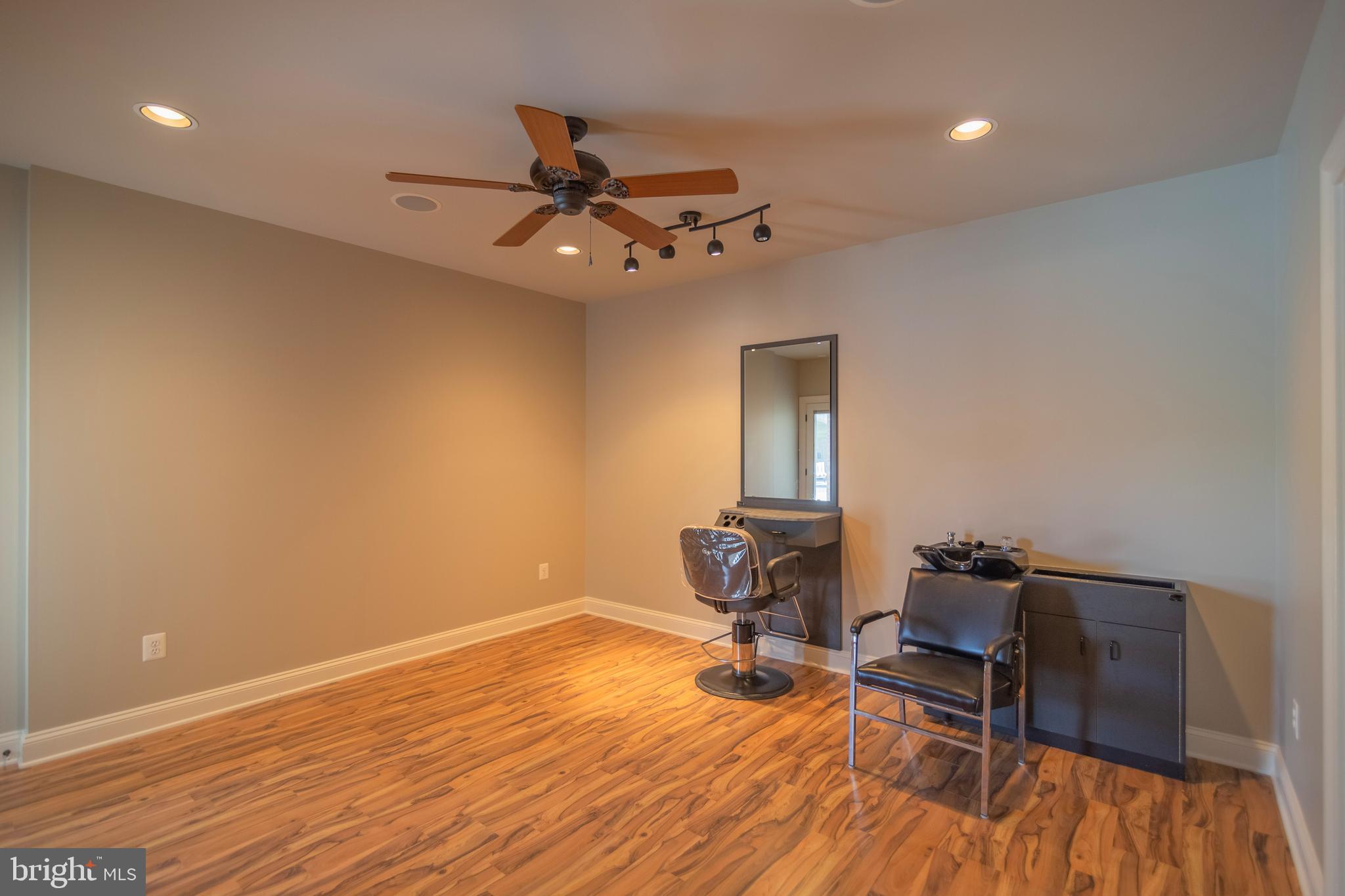 2016 Dixon Road Frederick, MD 21704 - Photo 95 of 118 YOUR HAIRDRESSER COMES TO YOU