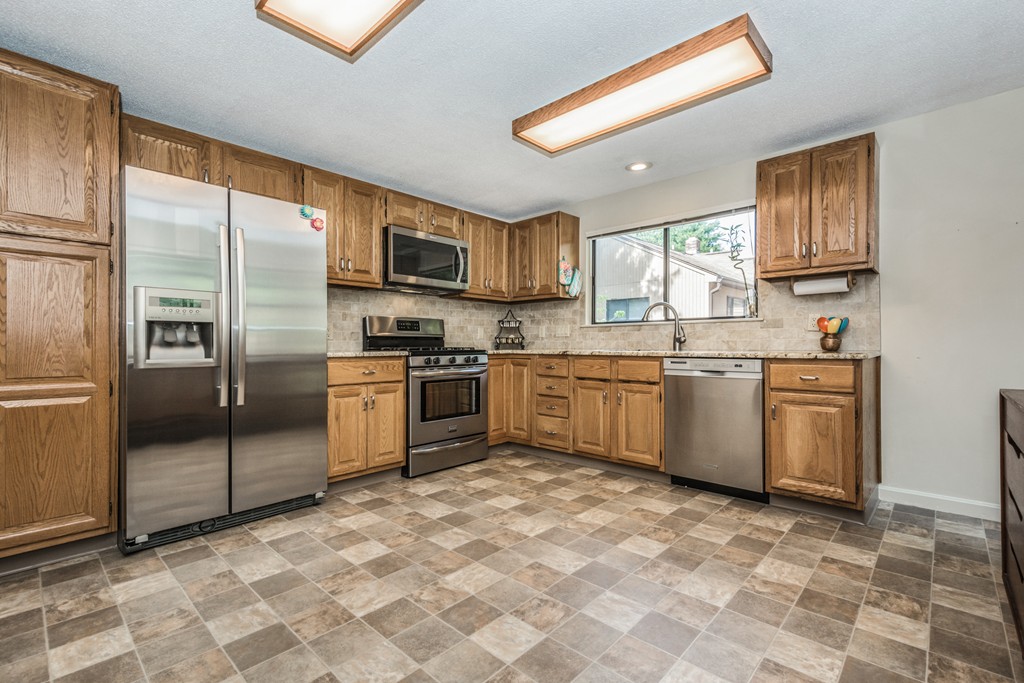 70 East Bluff Road, Unit 70 Ashland, MA 01721 - Photo 13 of 28 Gallery Image 13