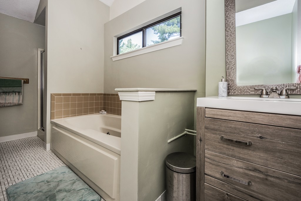70 East Bluff Road, Unit 70 Ashland, MA 01721 - Photo 22 of 28 Gallery Image 22