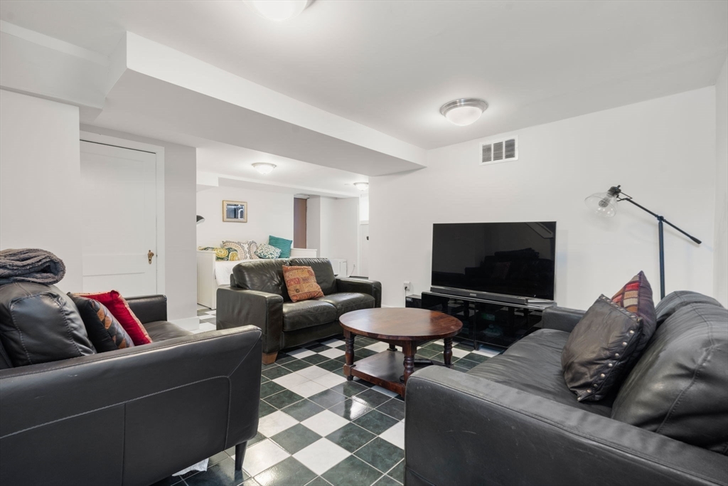 125 Bonad Road Brookline, MA 02467 - Photo 27 of 36