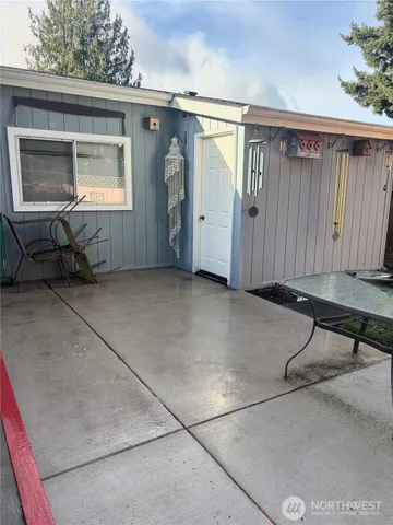 front view of house with a yard