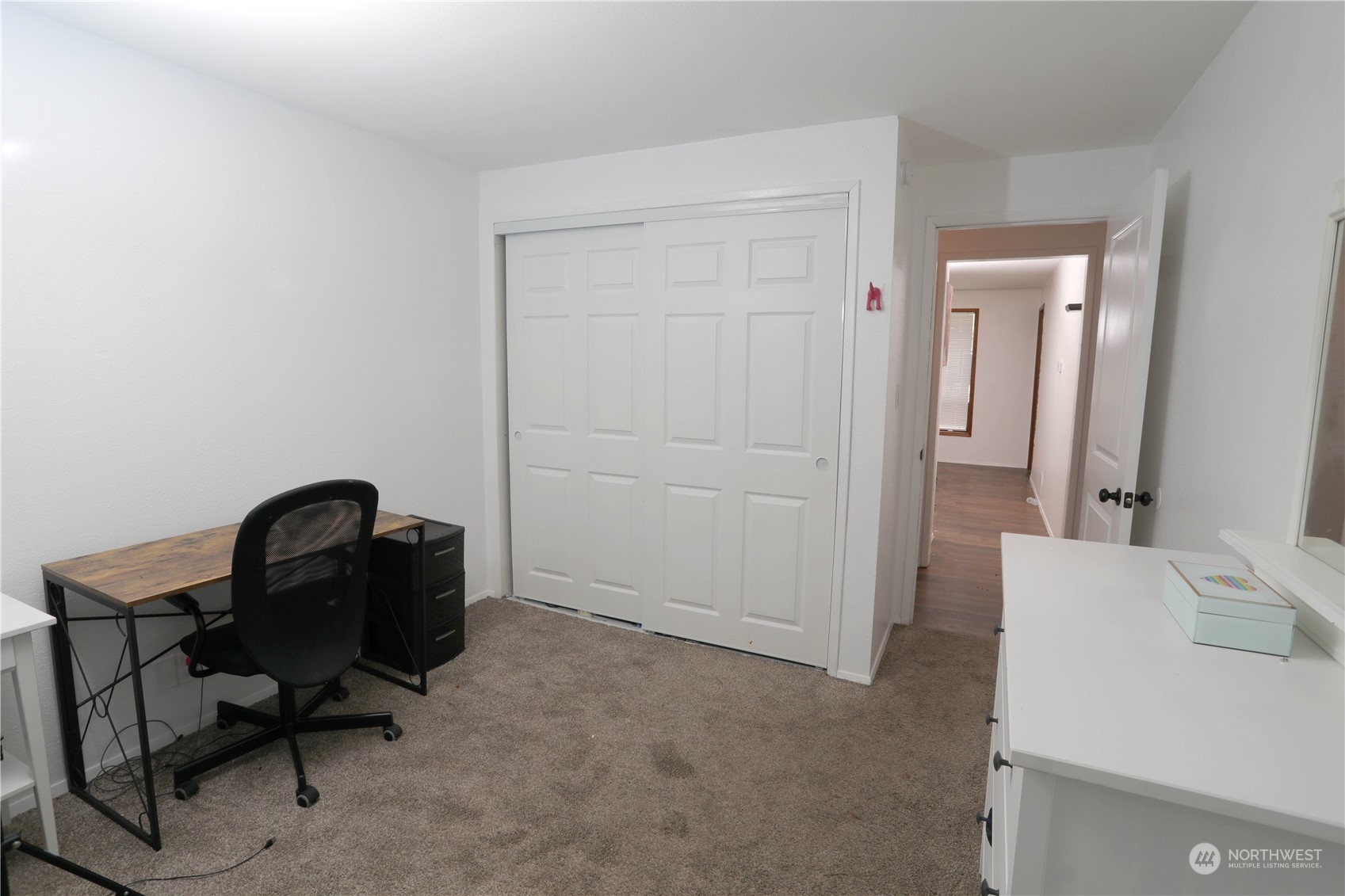 12503 Issaquah-Hobart Road Southeast Issaquah, WA 98027 - Photo 26 of 39 a view of workspace with a window