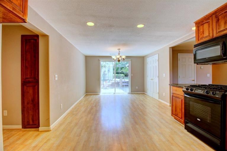 2304 Spring Street Medford, OR 97504 - Photo 11 of 35 Additional Photo