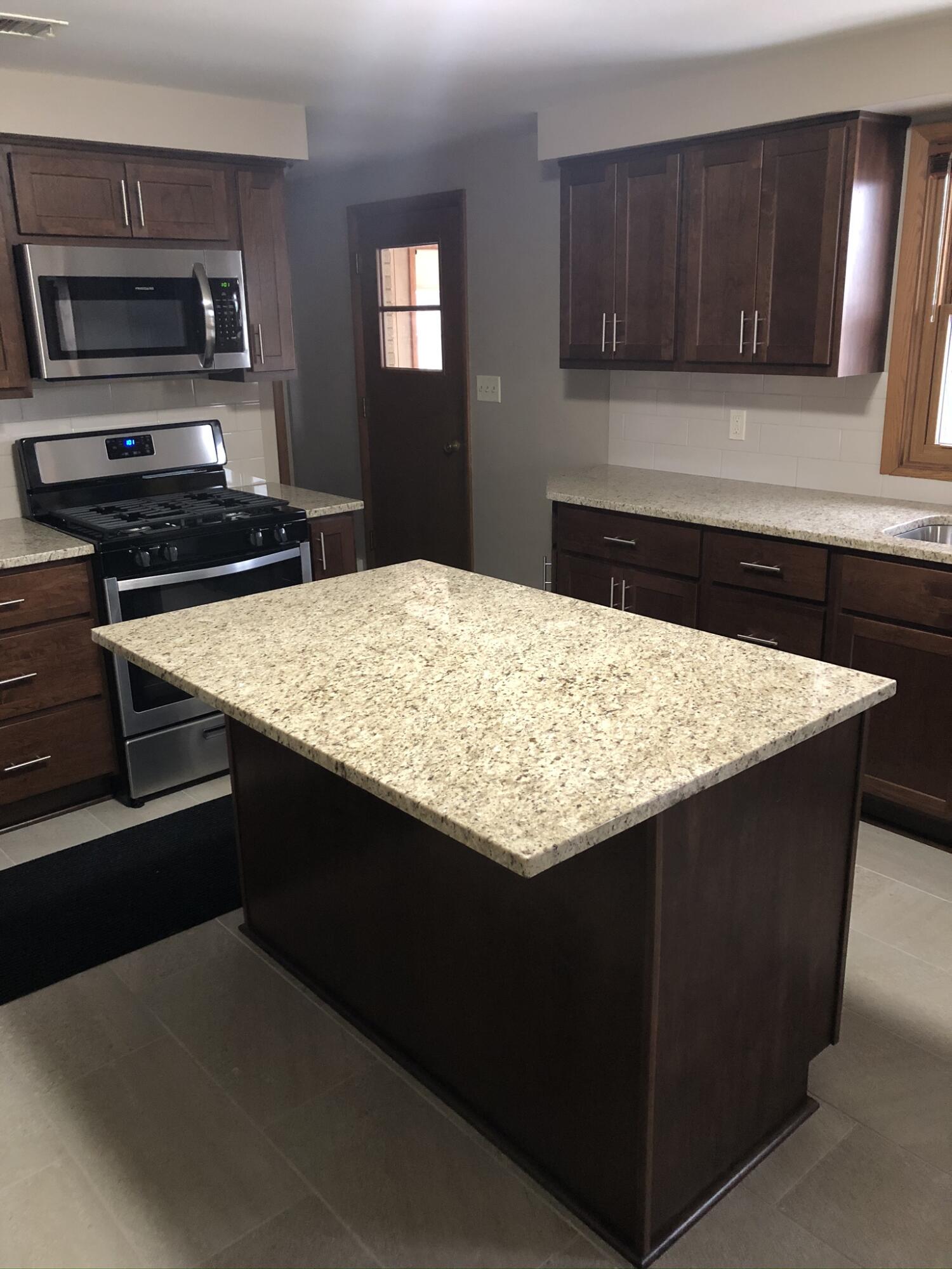 3432 87th Street Kenosha, WI 53142 - Photo 4 of 13 IMG_5934