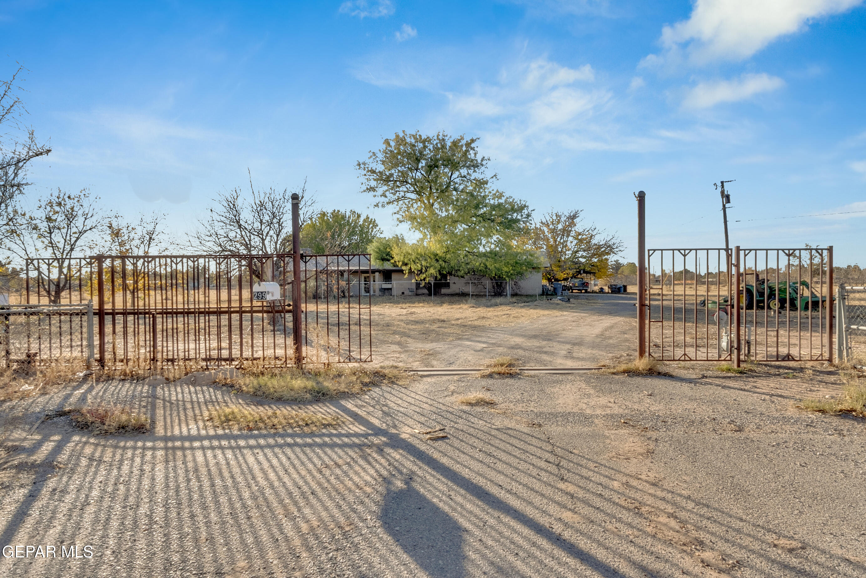 299 Tranquility Road Canutillo, TX 79835 - Photo 16 of 55 a view of a balcony with wooden floor