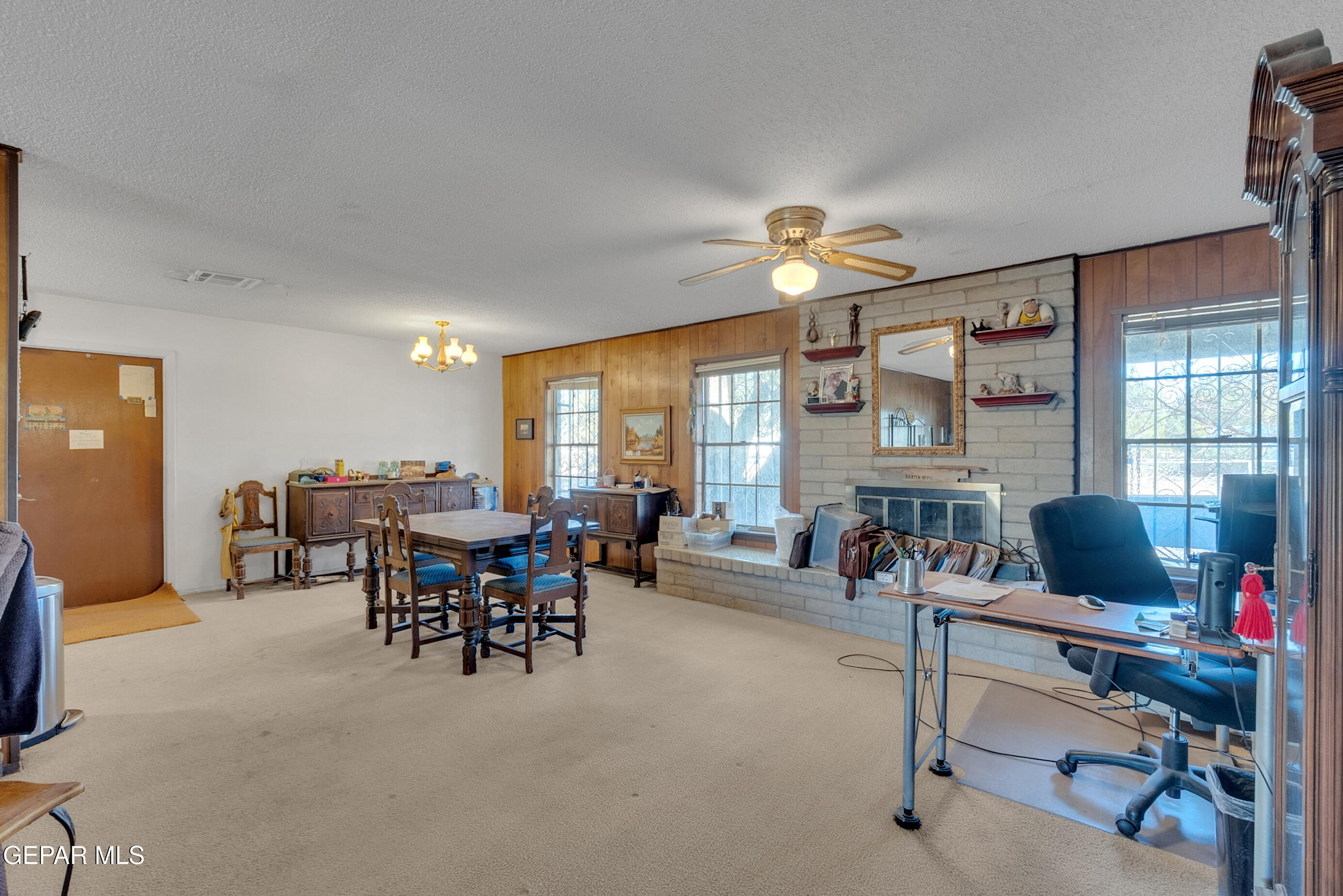 299 Tranquility Road Canutillo, TX 79835 - Photo 35 of 55 a workspace with furniture window and outside view